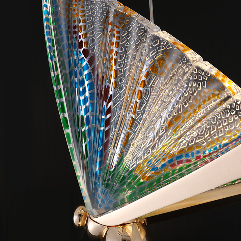 Iluminación colgante de mariposa luz acrílica moderna en oro para dormitorio
