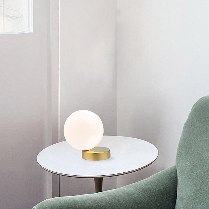 Éclair de mur de boue en verre style moderne.