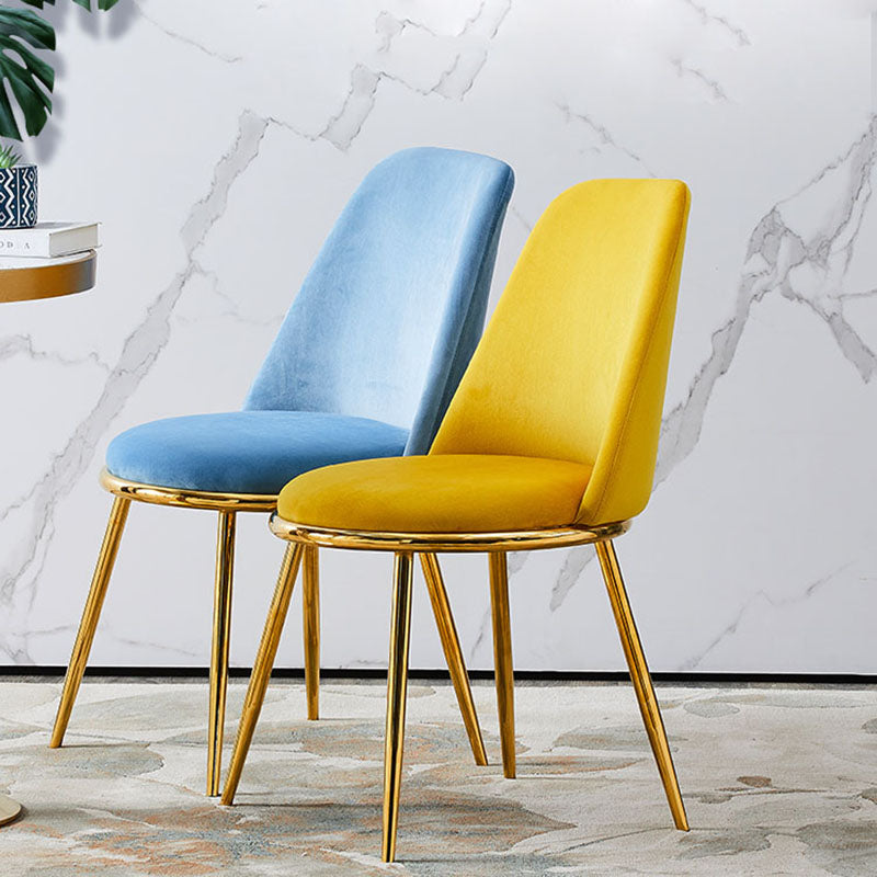 Silla auxiliar de comedor escandinavo de terciopelo Silla de comedor con acabado mate Parsons