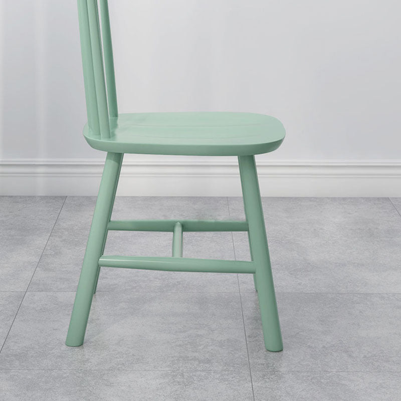 Silla auxiliar escandinava de interior tapizada en madera con respaldo Windsor (juego de 2)