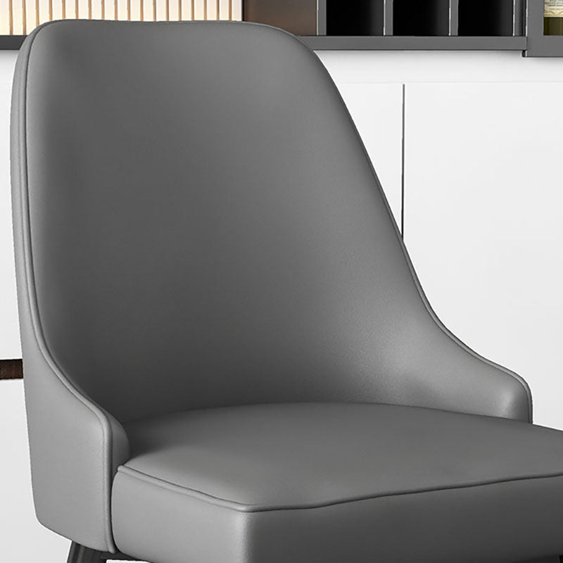 Sillas sin brazos de comedor de metal Glam, sillas Parsons de comedor de cuero PU para restaurante