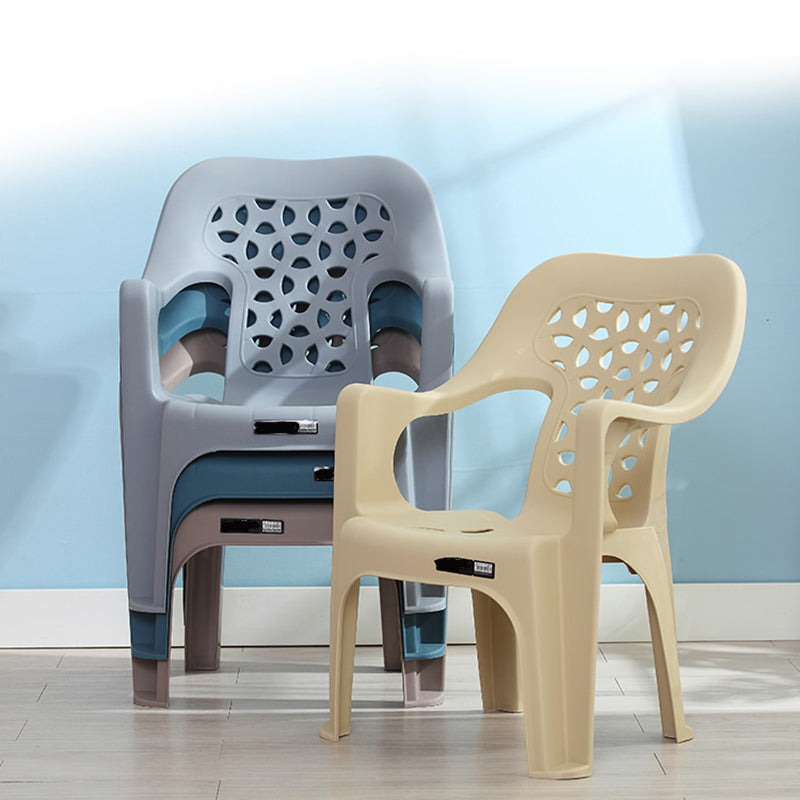 Sillas plásticas contemporáneas del comedor que cenan la silla apilable del brazo para el uso en el hogar