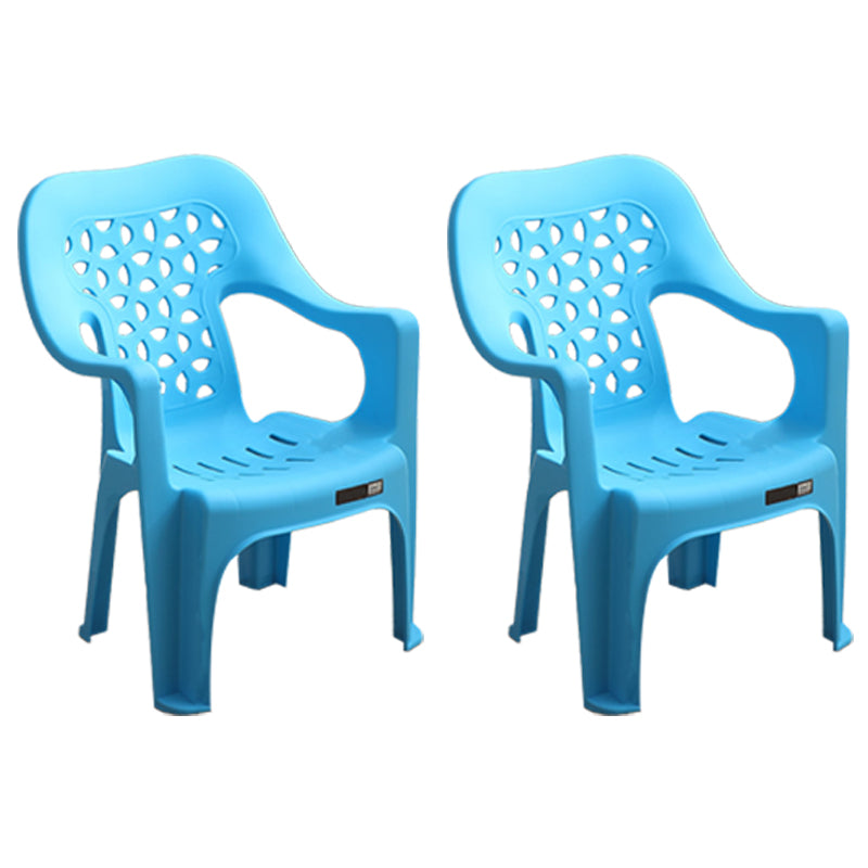 Sillas plásticas contemporáneas del comedor que cenan la silla apilable del brazo para el uso en el hogar