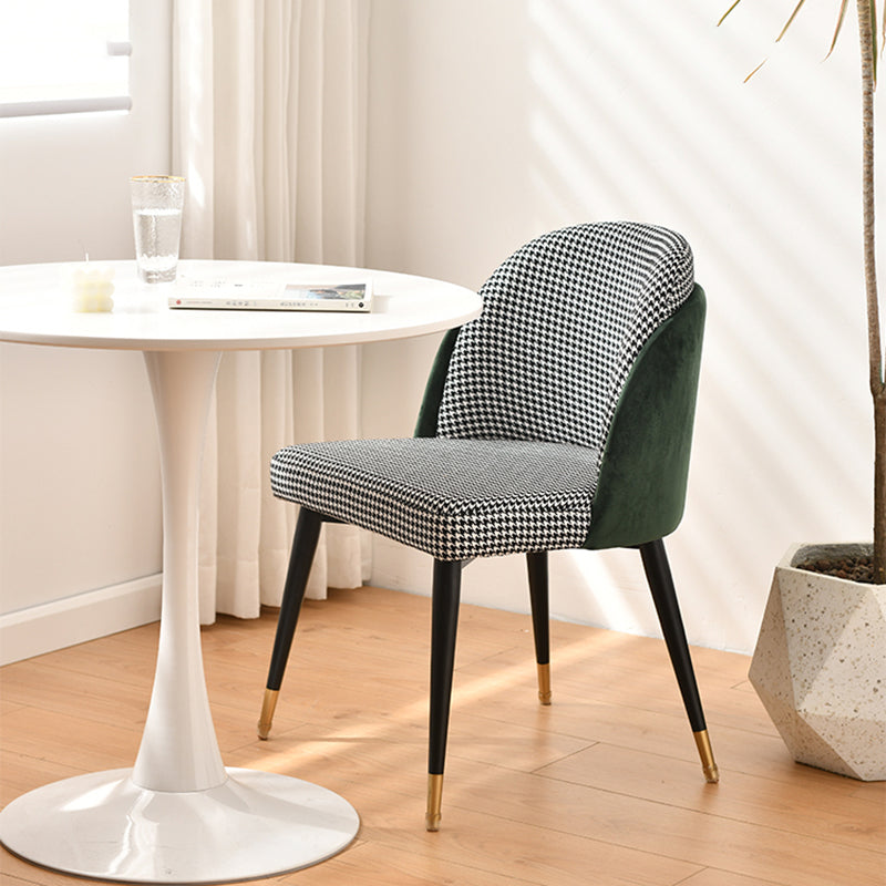Silla de comedor de metal de estilo nórdico, silla tapizada de comedor de tela para uso doméstico