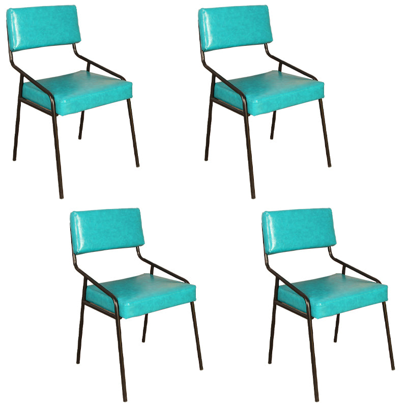 Silla de comedor industrial de cuero con respaldo abierto y acabado mate (juego de 4)