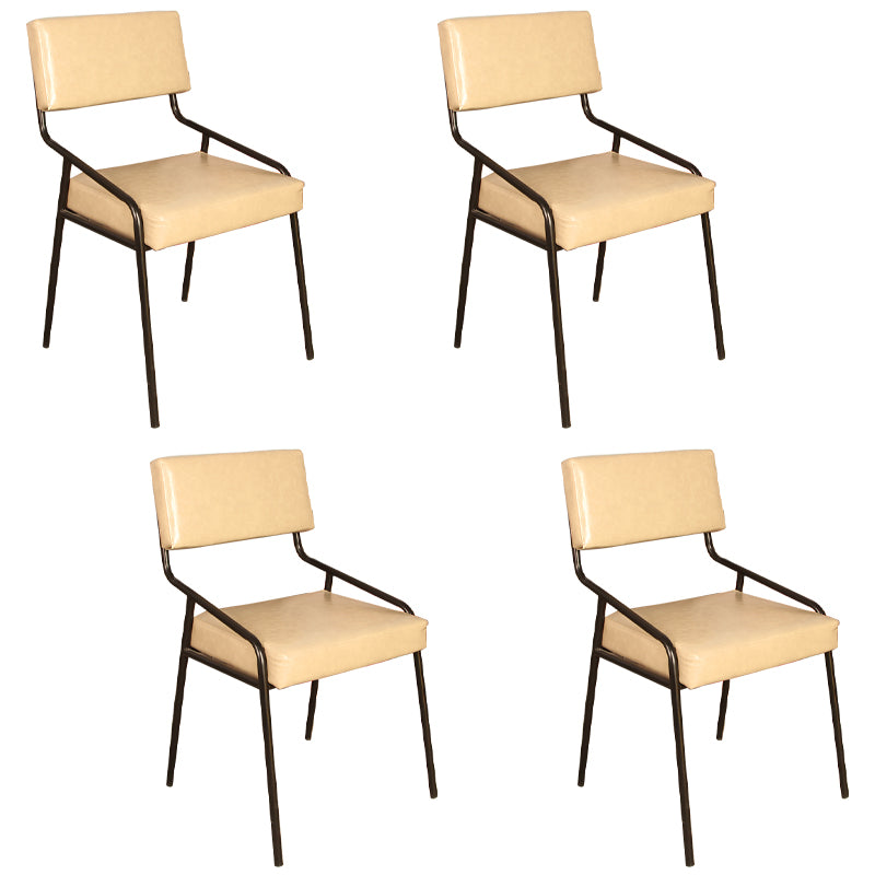 Silla de comedor industrial de cuero con respaldo abierto y acabado mate (juego de 4)