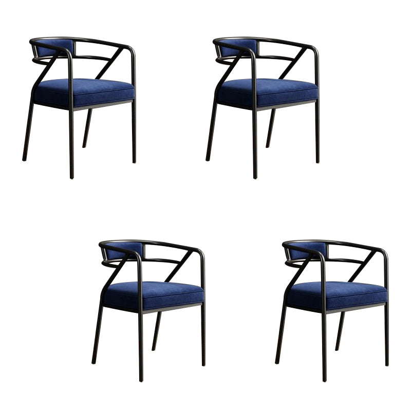 Silla de comedor industrial tapizada con respaldo abierto y acabado mate (juego de 4)