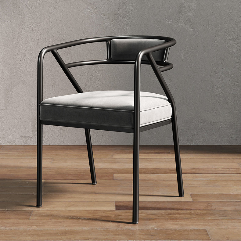 Silla de comedor industrial tapizada con respaldo abierto y acabado mate (juego de 4)