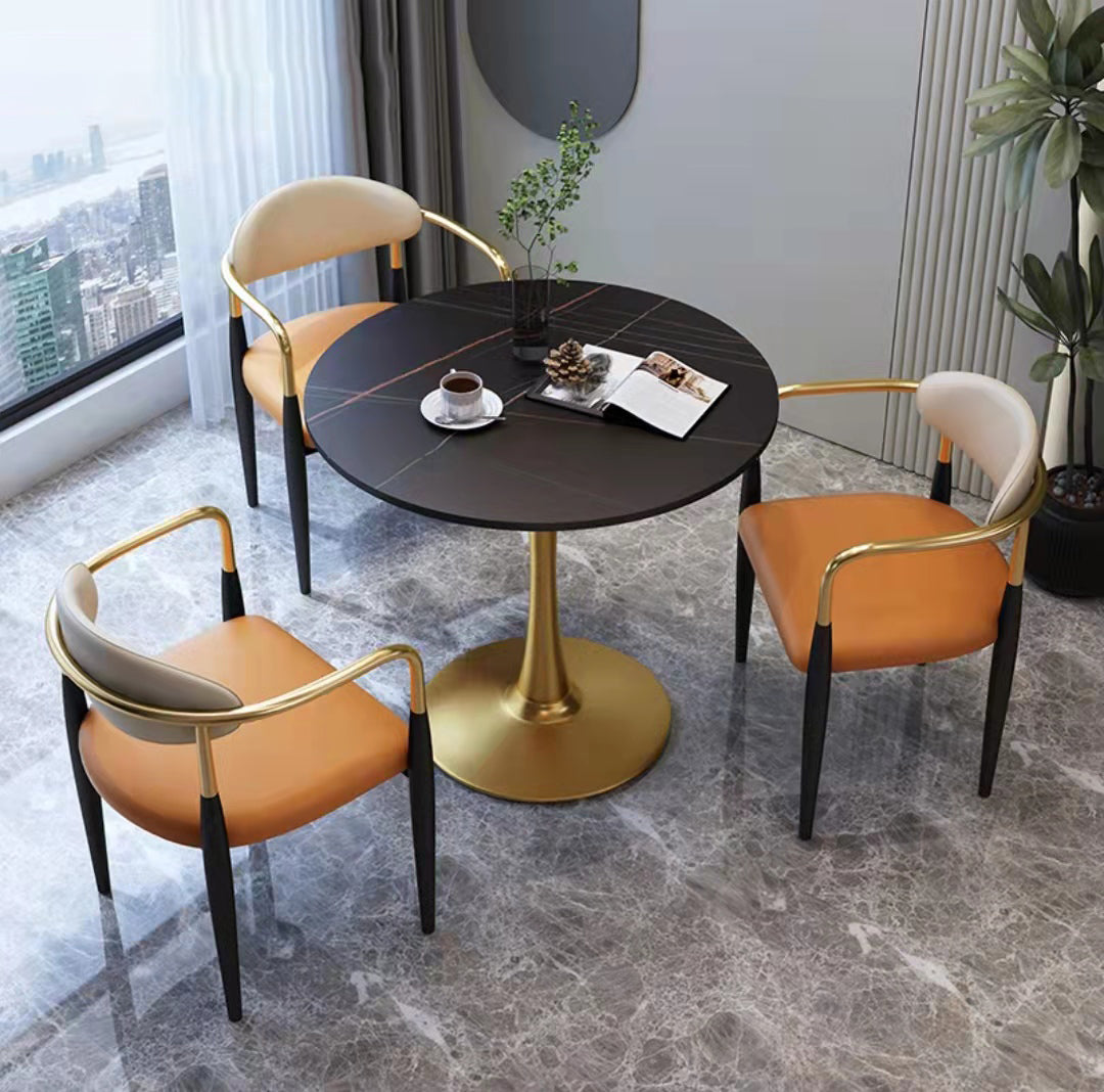Silla de comedor de cuero estilo diseñador con acabado mate y respaldo abierto (juego de 2)