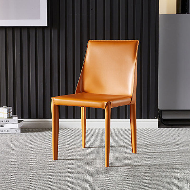 Silla auxiliar para el hogar de cuero estilo silla de montar Parsons Silla de comedor con acabado mate