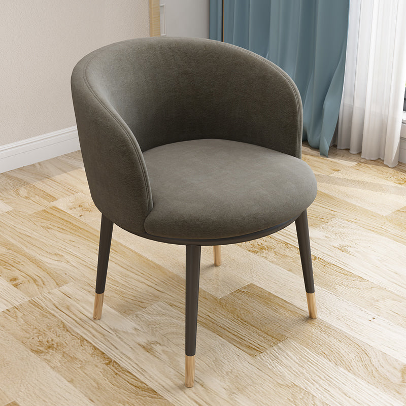 Silla auxiliar escandinava Silla de comedor tapizada de metal con respaldo Parsons para interiores