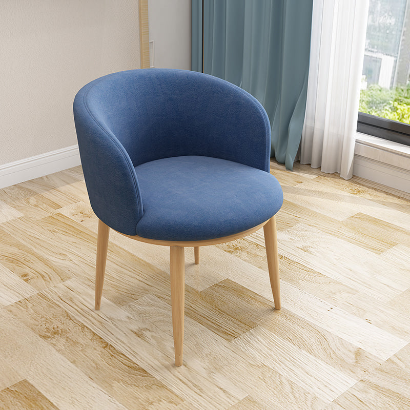 Silla auxiliar escandinava Silla de comedor tapizada de metal con respaldo Parsons para interiores
