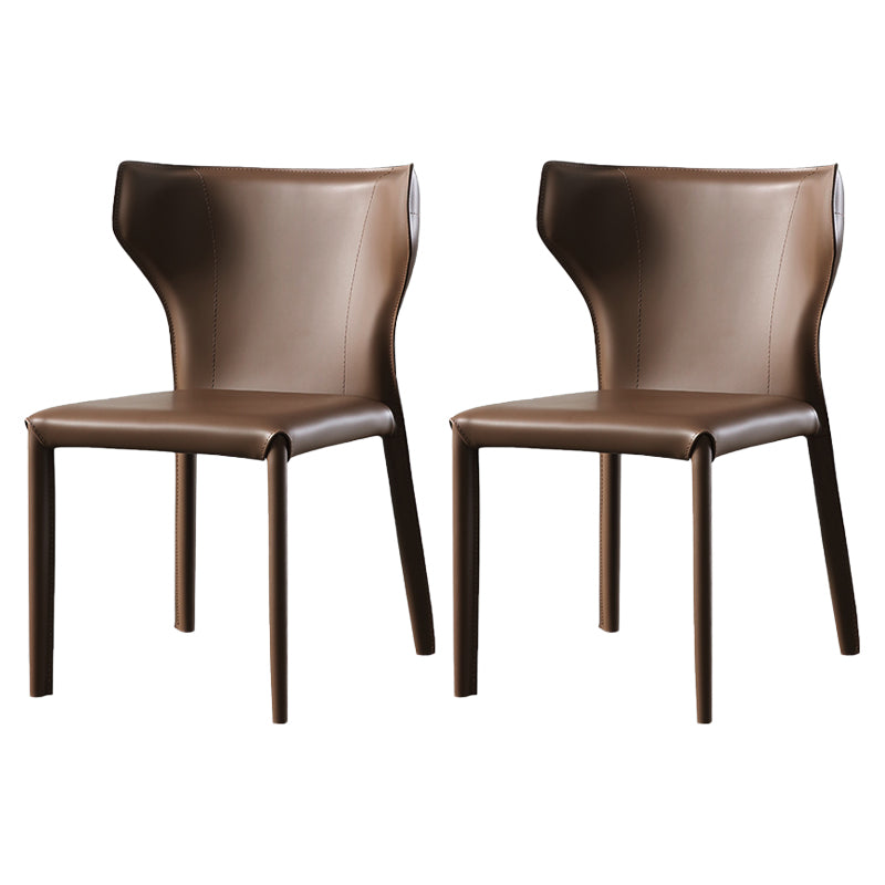 Silla lateral de cuero estilo diseñador para el hogar, silla de comedor con respaldo de orejas y acabado mate (juego de 2)