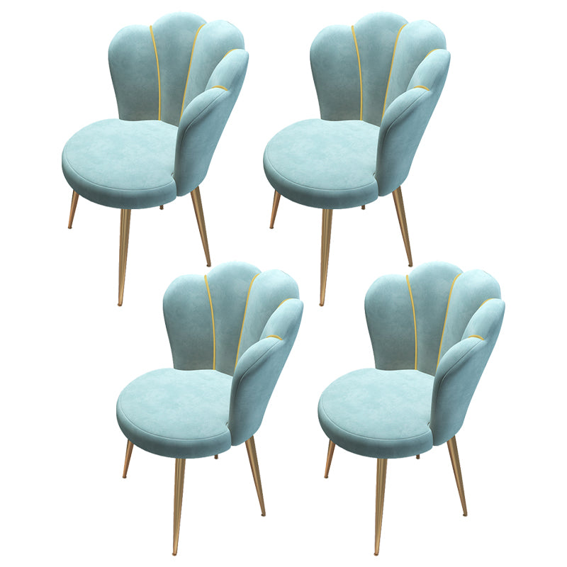 Silla de comedor de metal Glam, silla auxiliar de terciopelo para restaurante (juego de 4)