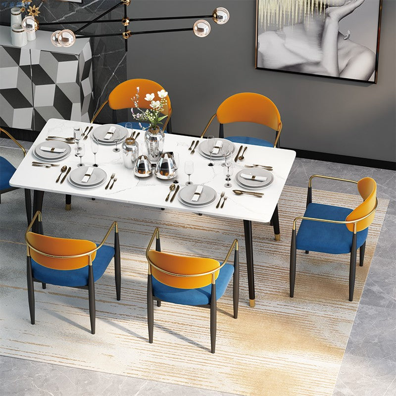 Silla de comedor tapizada estilo diseñador con respaldo abierto y acabado mate