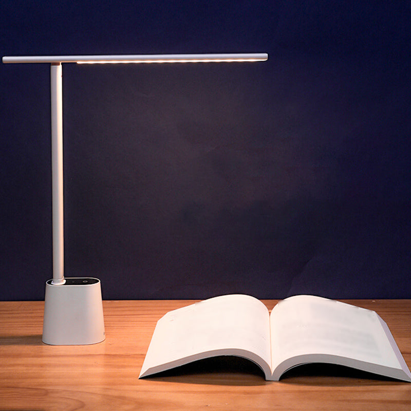 Lampe de table à LED concise moderne lampe de table linéaire en métal pour chambre à coucher