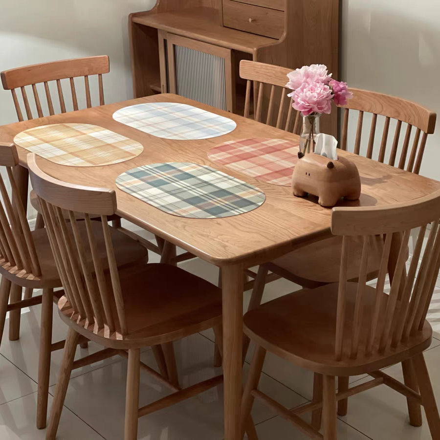 Moderne eiken houten tafel in de natuur rechthoekige eettafel met houten basis en 4 poten