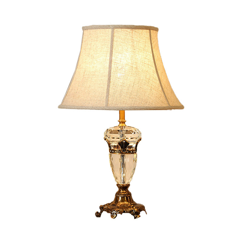 1 Kopf gebogener Stoff Schreibtisch Licht Modernismus Facetted Crystal Night Tischlampe in Beige