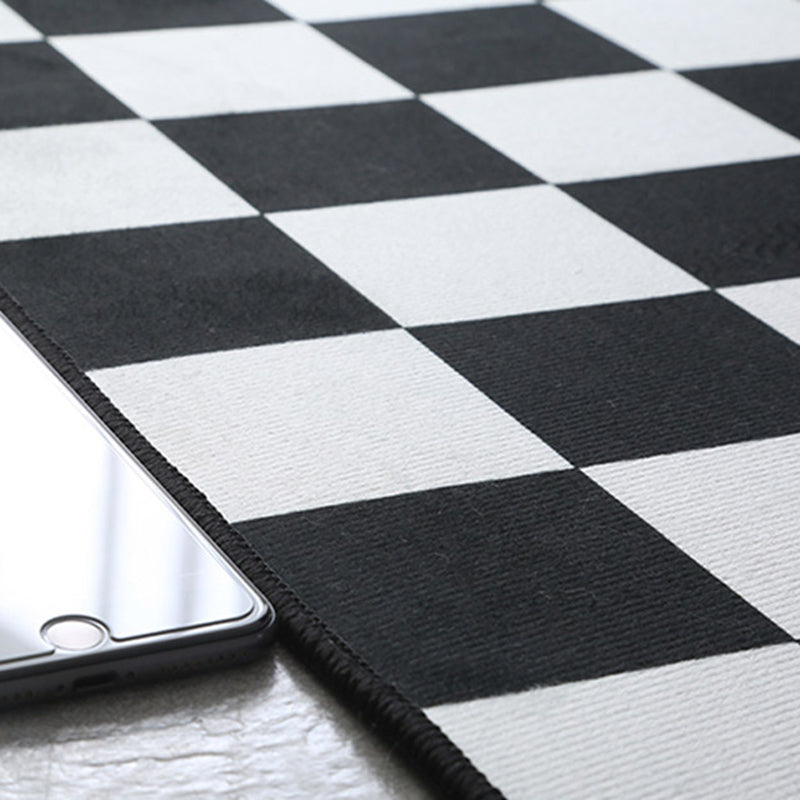 Modern Checkered Pattern Rug Polyester Indoor Carpet Stain Resistant Carpet for Living Room