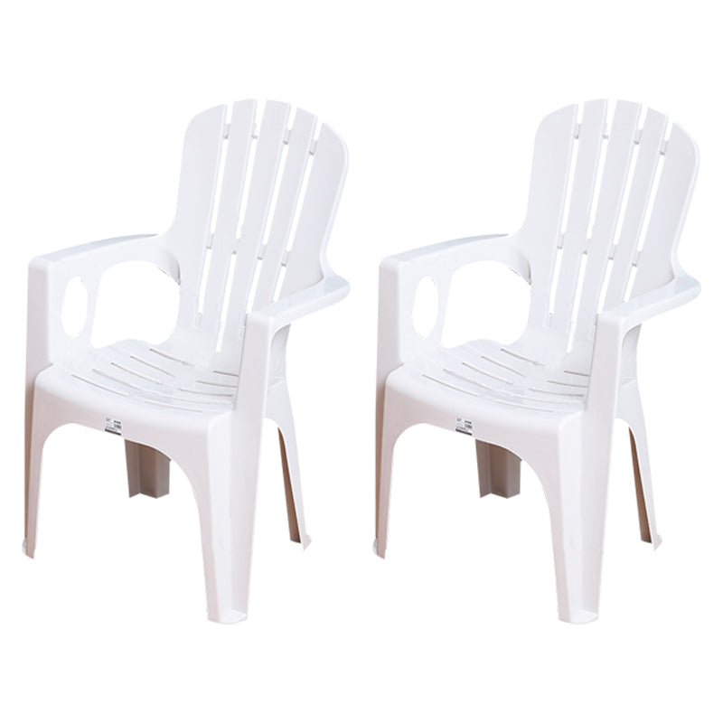 El estilo minimalista que cena el brazo preside la silla lateral apilable del listón plástico para el uso en el hogar