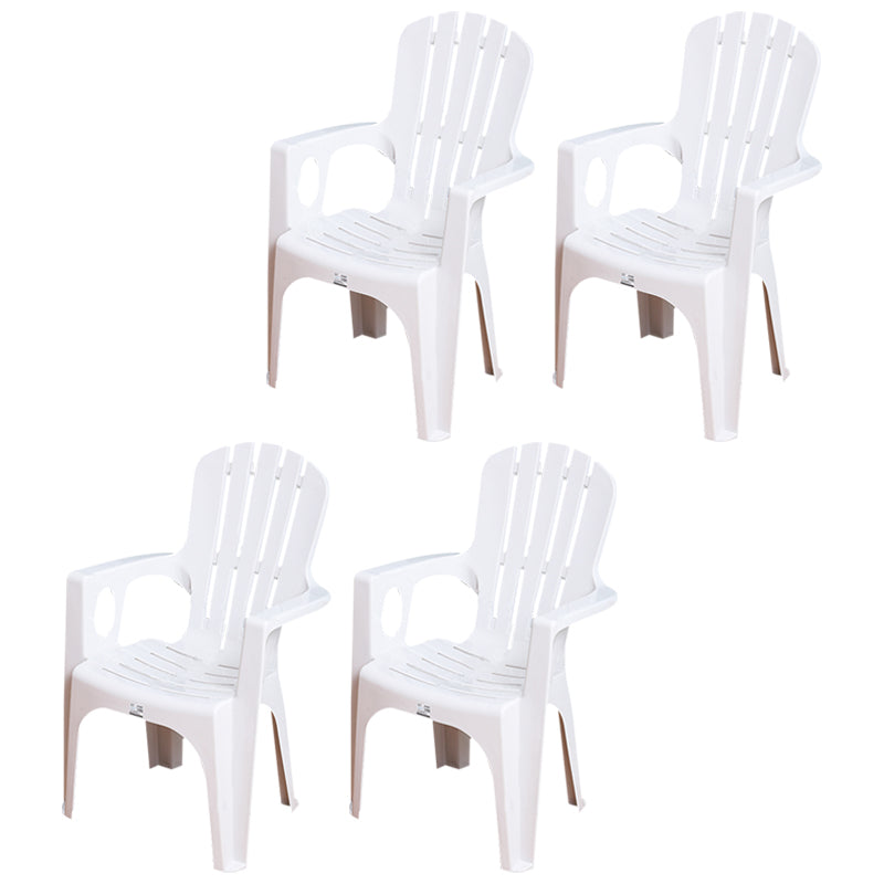 El estilo minimalista que cena el brazo preside la silla lateral apilable del listón plástico para el uso en el hogar