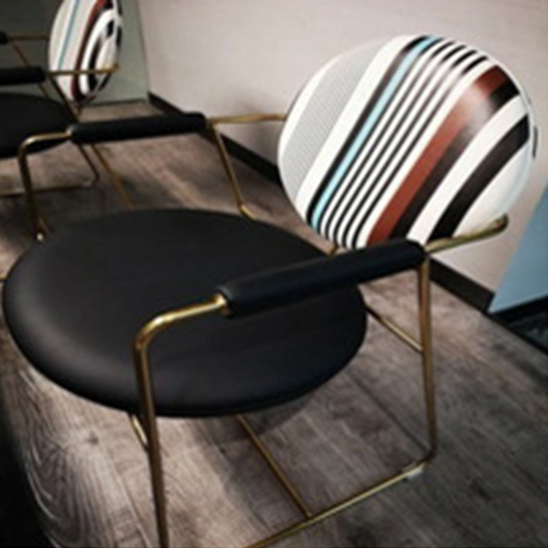 Silla de comedor de metal de estilo escandinavo, silla lateral de comedor con brazo trasero abierto