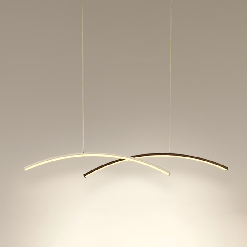 Nordische moderne Kronleuchterlampe Linear schwarz -weißer Inselanhänger für Esszimmer