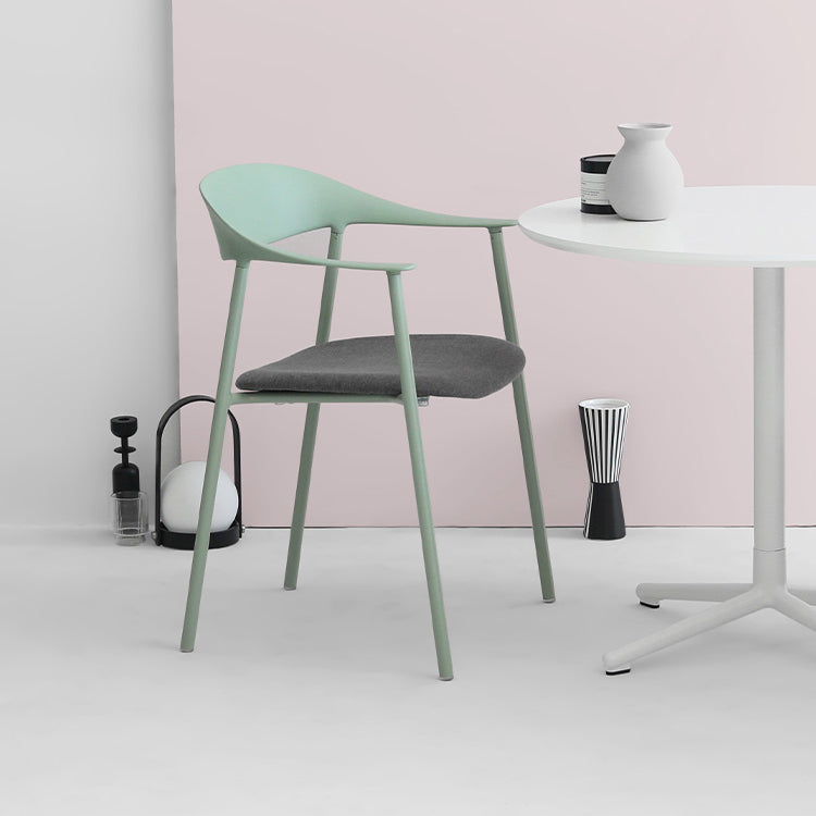 Finishale mate Scandinave Dining Arm Chaise Plastique Plastique Open Doss Dining Chaise