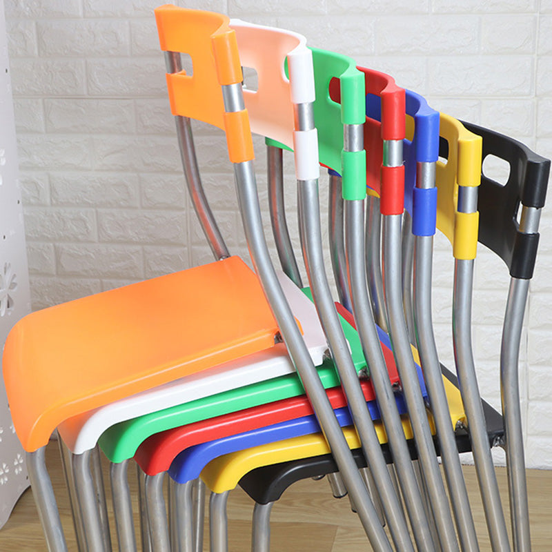 Minimalistischer Kunststoff -Essfutter Armless Stuhl Open Rücken stapelbare Essneitenstuhl