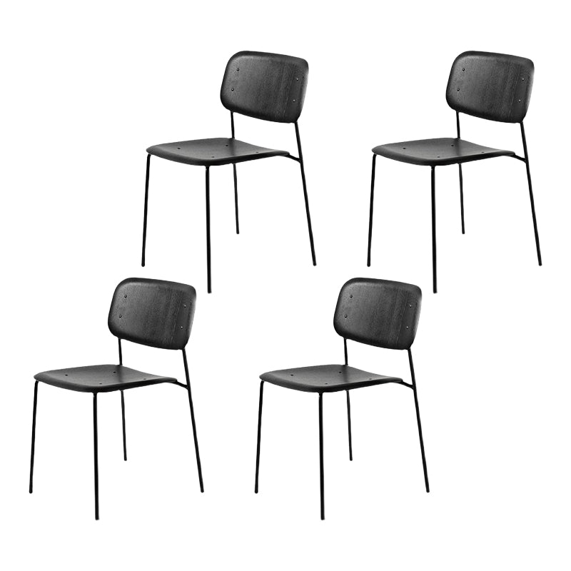 Chaise d'intérieur industrielle avec dossier ouvert en bois et pieds en métal, chaise de salle à manger