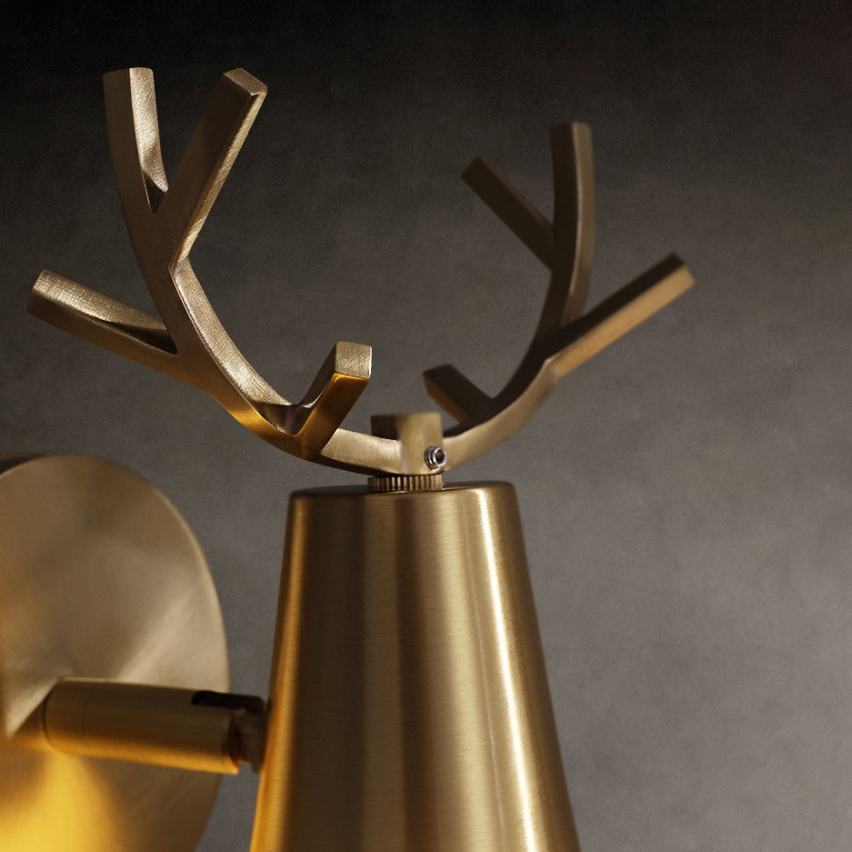 Luz de la pared de la pared de la asta de metal posmoderna de la pared dorada de la pared dorada para la sala de estar