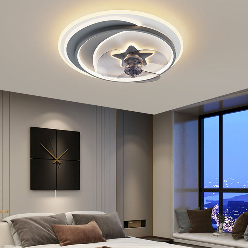 Moderne Metall Deckenventilator Lampe Cartoon LED Flush Mount Leuchte mit klarer Lüfterklinge
