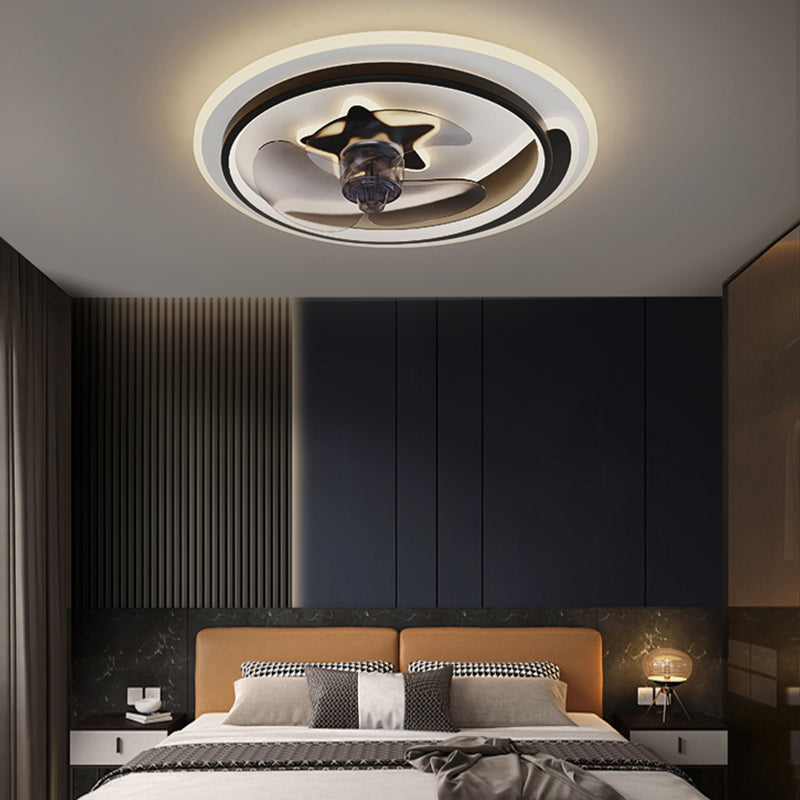 Moderne Metall Deckenventilator Lampe Cartoon LED Flush Mount Leuchte mit klarer Lüfterklinge