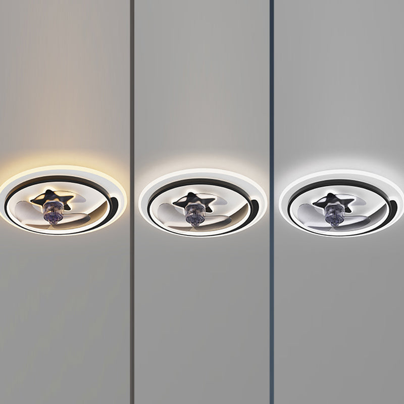 Moderne Metall Deckenventilator Lampe Cartoon LED Flush Mount Leuchte mit klarer Lüfterklinge