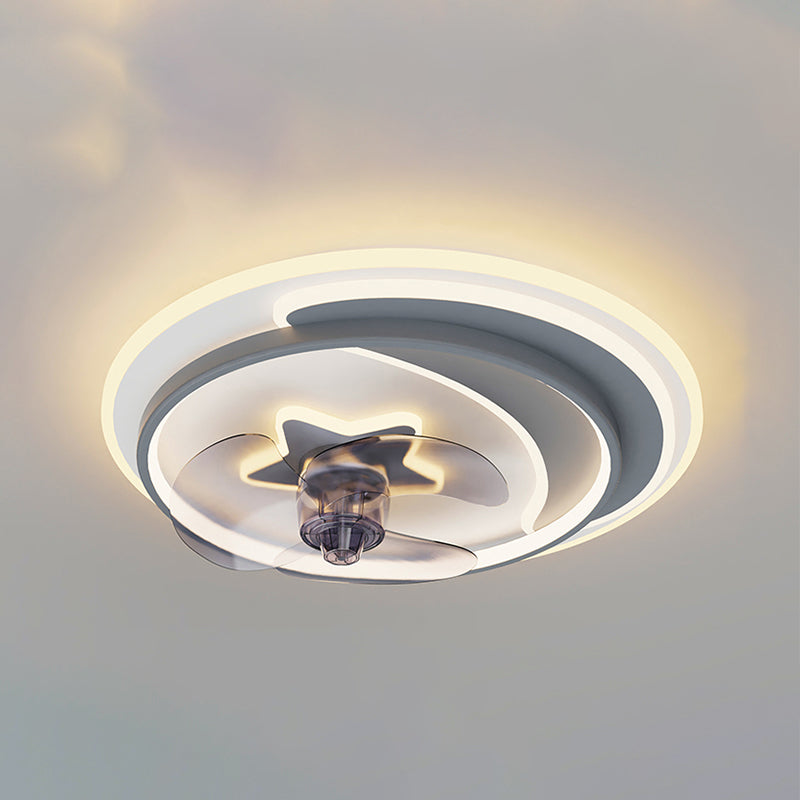 Moderne Metall Deckenventilator Lampe Cartoon LED Flush Mount Leuchte mit klarer Lüfterklinge