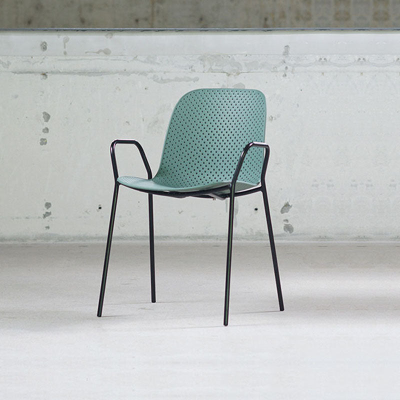 Chaise d'intérieur contemporaine avec accoudoirs et dossier solide en métal (Ensemble de 4)
