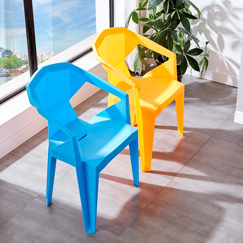 Chaises de salle à manger de style contemporain Chaises d'appoint avec accoudoirs en plastique pour cuisine (Ensemble de 4)