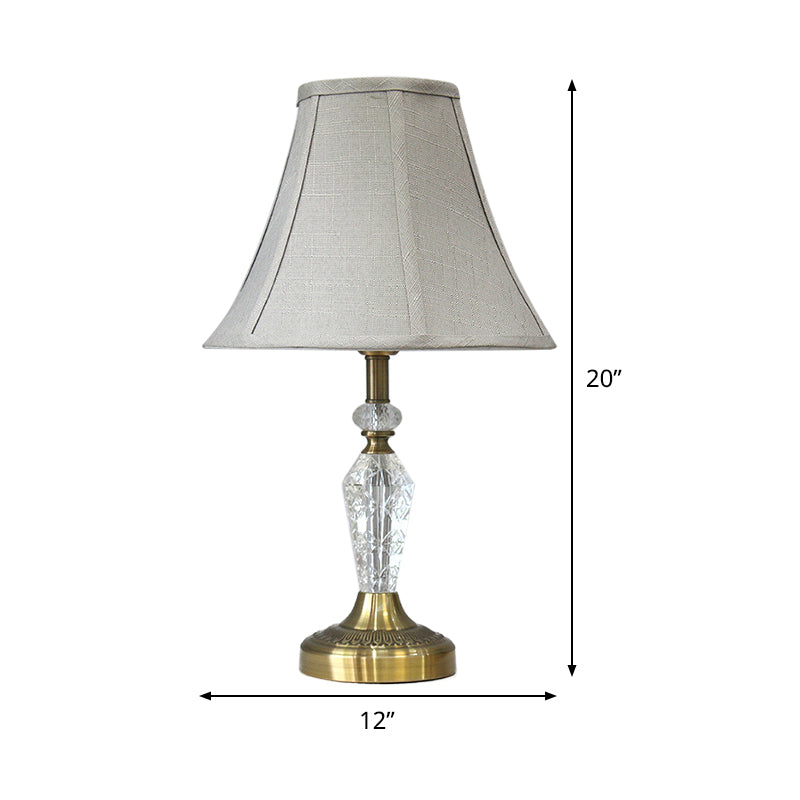 Lampada da comodino a 1 testa in tessuto contemporaneo con illuminazione a campana in cristallo con pannelli in grigio