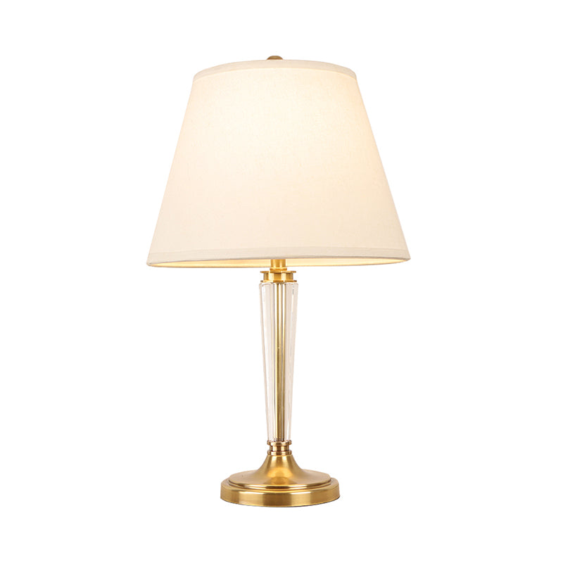 1 Kopf Wohnzimmertisch Leichte moderne weiße kleine Schreibtischlampe mit breitem Fackelstoffschatten