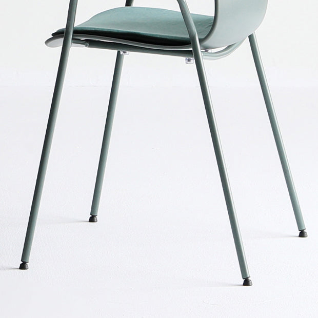 Silla plástica industrial del brazo de la sala de reuniones con parte posterior sólida del final mate que cena la silla