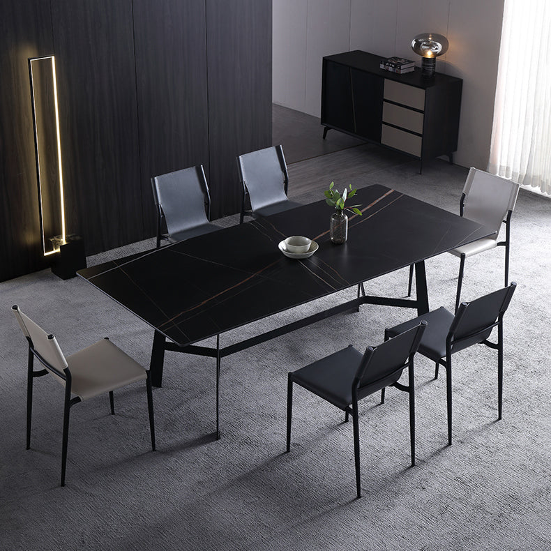 Silla lateral de cuero estilo diseñador para balcón, silla de comedor con respaldo sólido y patas negras