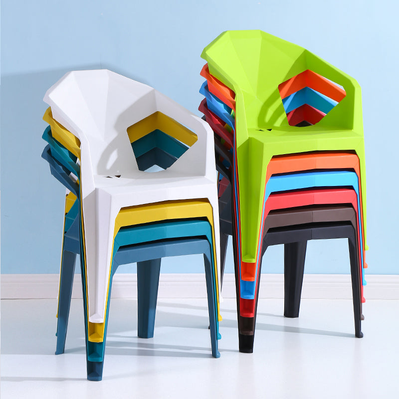 Silla de comedor de plástico de estilo moderno, silla lateral de comedor apilable con brazo para cocina