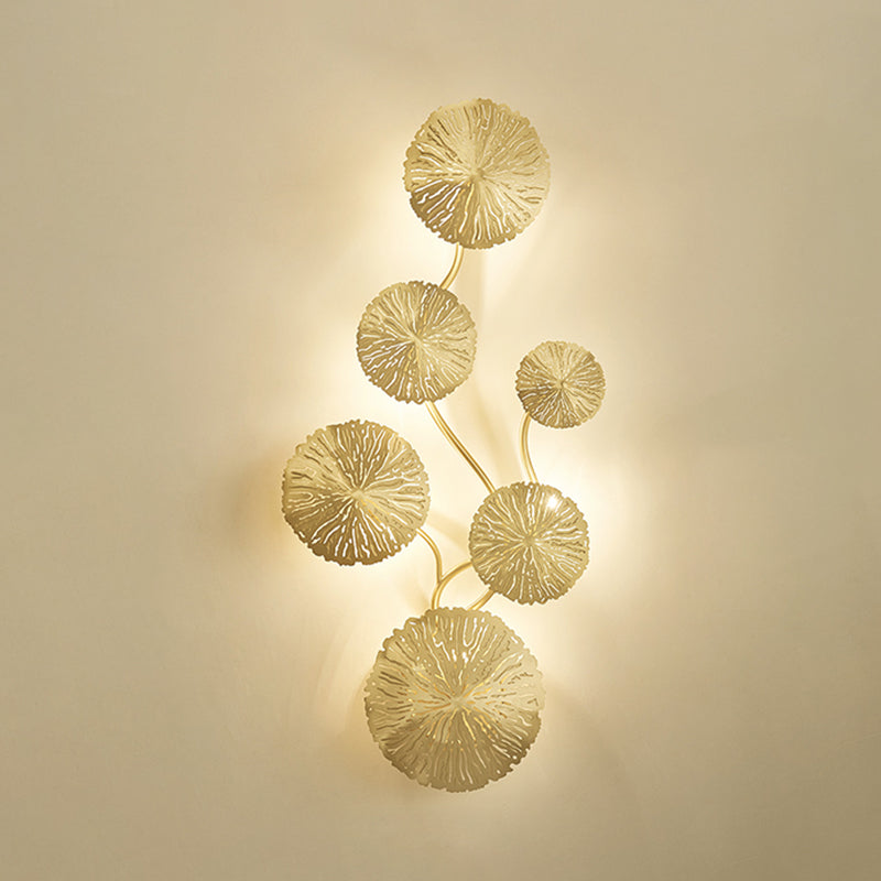 Luz de pared de metal de forma única Luz de pared de múltiples luces de estilo moderno en oro