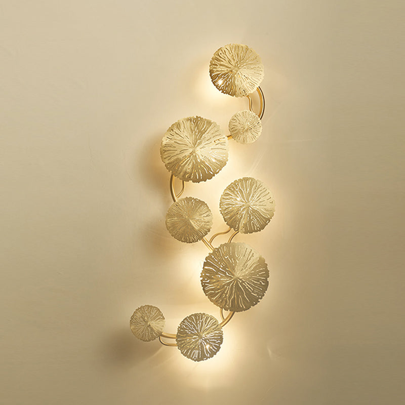 Luz de pared de metal de forma única Luz de pared de múltiples luces de estilo moderno en oro