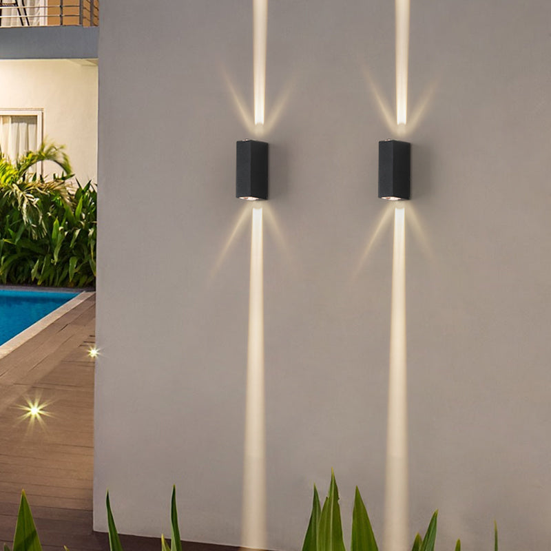 Luz de pared de metal de forma cuadrada estilo moderno de 2 luces lámpara de montaje de pared en negro