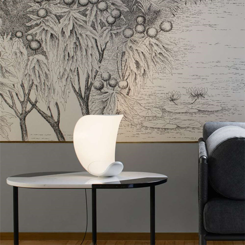 Postmodern Table Lamp Minimalist Metal LED Night Stand Lighting for Sitting Room Bedroom