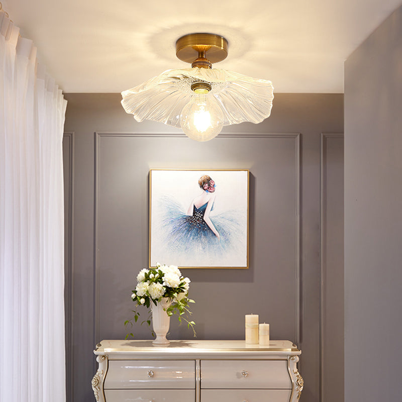 Lampada da soffitto moderna e semplice a forma di loto Plafoniera in rame a 1 luce con paralume in vetro