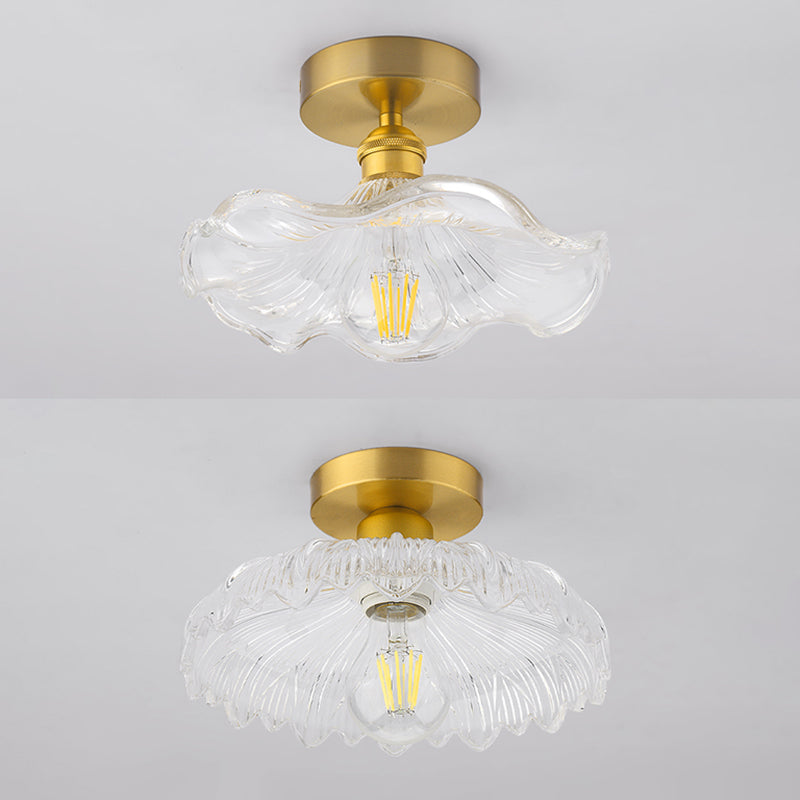 Minimalistische halbbündige Deckenleuchte mit goldenem Blumenmuster und Glasschirm