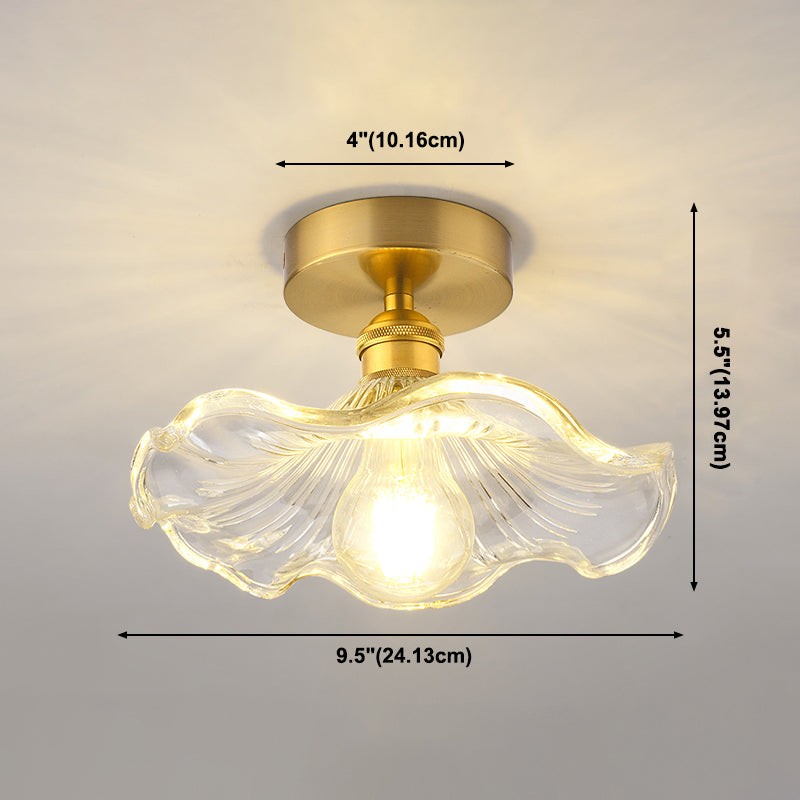 Minimalistische halbbündige Deckenleuchte mit goldenem Blumenmuster und Glasschirm