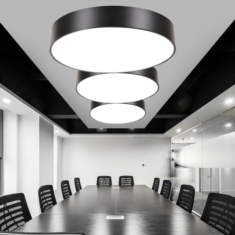 Lampes suspendues moderniste en métal avec des luminaires d'éclairage pendentif à LED à l'ombre acrylique